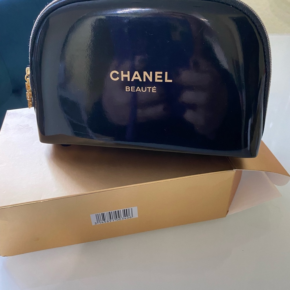 Chanel cosmetic bag